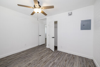 Westside 74 in Scottsdale, AZ - Building Photo - Interior Photo