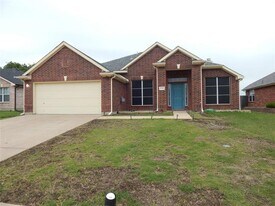 2704 Pyramid Ln in Mansfield, TX - Building Photo