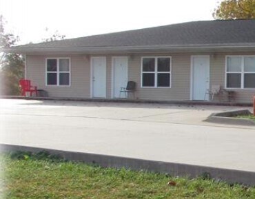 1009 Briarwood Rd in Carterville, IL - Building Photo