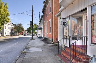 50 E Main St-Unit -Apt 4 in Mechanicsburg, PA - Building Photo - Building Photo
