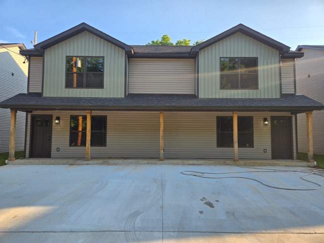 property at 3120 Commerce St