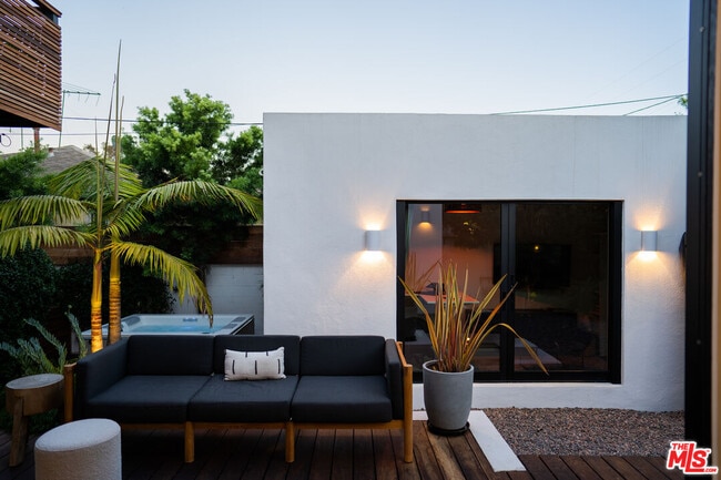 217 7th Ave in Los Angeles, CA - Building Photo - Building Photo
