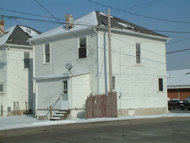 218-222 N College St in Piqua, OH - Foto de edificio - Building Photo