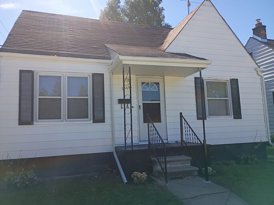 25605 Colgate St in Dearborn Heights, MI - Building Photo
