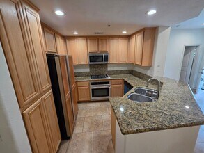 7274 Rosemarie Dr in Huntington Beach, CA - Building Photo - Building Photo