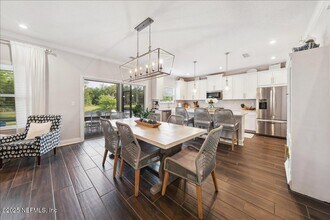 552 Meadow Creek Dr in Jacksonville, FL - Building Photo - Building Photo