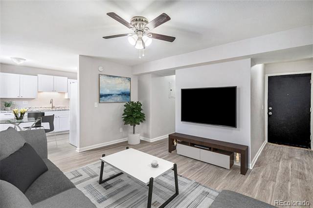 3373 S Alcott St in Englewood, CO - Building Photo