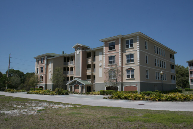 Grande Oaks Preserve in Sarasota, FL - Building Photo - Building Photo