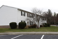 Purcellville East Apartments in Purcellville, VA - Foto de edificio - Building Photo