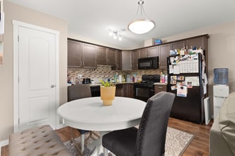 1220 Empress St in Regina, SK - Building Photo - Building Photo