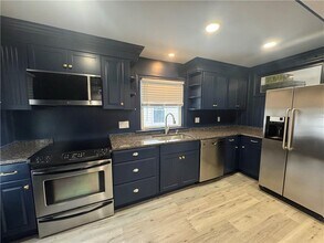 591 Main St in Warren, RI - Building Photo - Building Photo