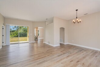 328 Hammonton St SW in Palm Bay, FL - Building Photo - Building Photo