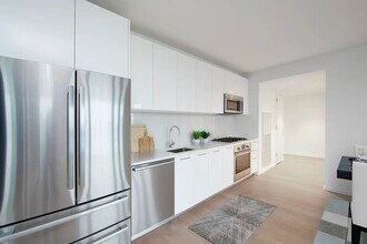 685 1st Ave in New York, NY - Building Photo - Building Photo