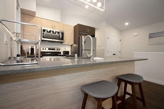 575 Warsaw Avenue Apartments in Winnipeg, MB - Building Photo - Building Photo