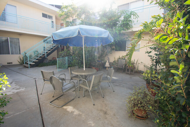 2828 3rd St in Santa Monica, CA - Building Photo - Building Photo