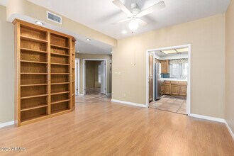 5200 S Lakeshore Dr in Tempe, AZ - Building Photo - Building Photo