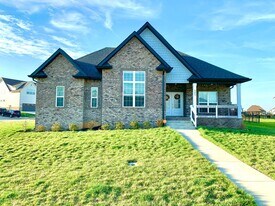 585 Dexter Dr in Clarksville, TN - Building Photo