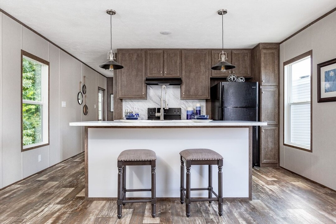 Golden Pebble Estates in New Castle, IN - Building Photo