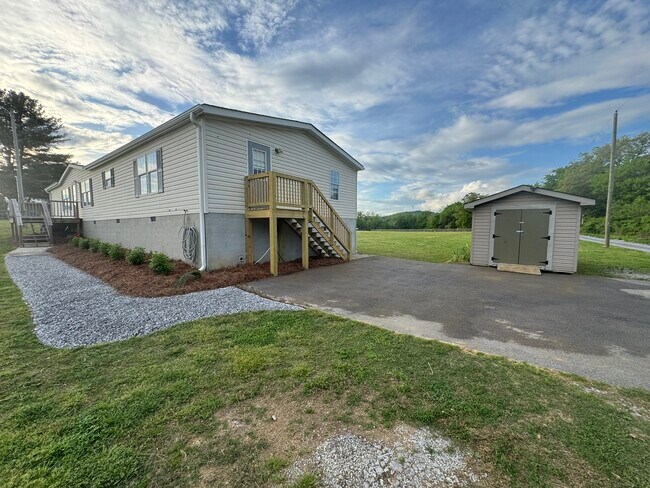8909 Garrison Dr in Knoxville, TN - Foto de edificio - Building Photo