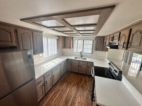 1574 W 207th St in Torrance, CA - Building Photo - Building Photo