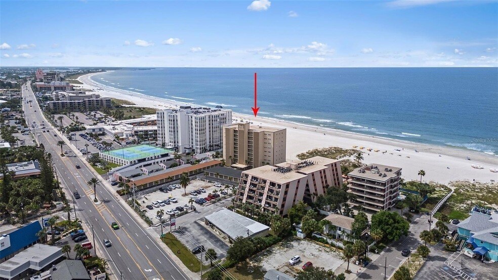 5000 Gulf Blvd, Unit 304 in St Pete Beach, FL - Building Photo