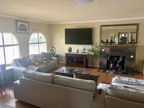 2457 Burgener Blvd in San Diego, CA - Building Photo - Building Photo
