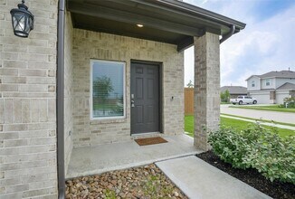 1055 Llano Trl in Dayton, TX - Building Photo - Building Photo