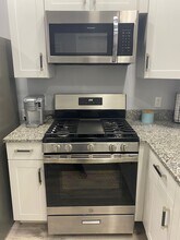 2236 13th St, Unit 1 in Troy, NY - Foto de edificio - Building Photo