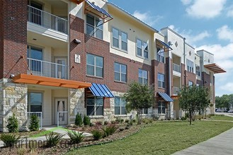 The Gateway in Plano, TX - Building Photo - Building Photo