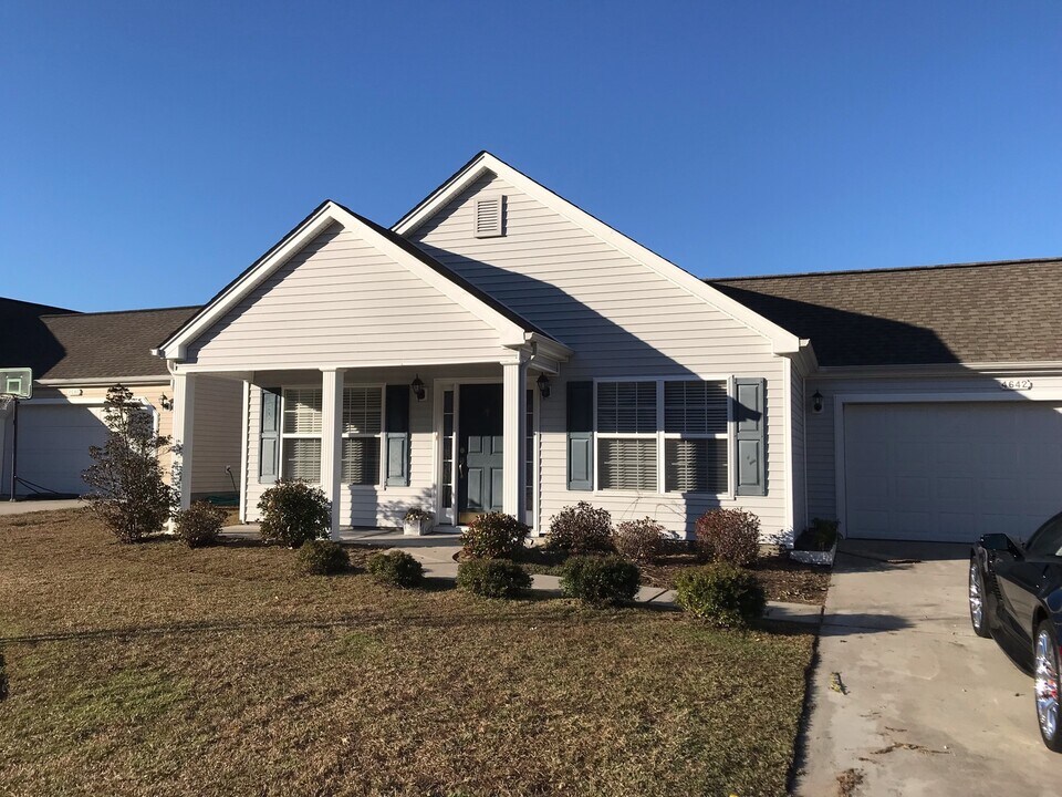4642 Farm Lake Dr in Myrtle Beach, SC - Building Photo