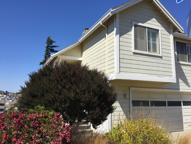 174 Linda Vista Dr in Daly City, CA - Building Photo - Building Photo