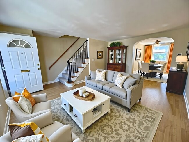 property at 2433 Mercer St