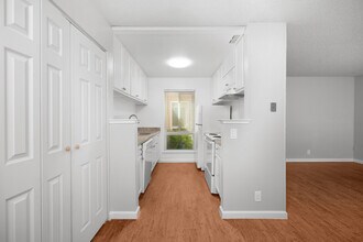 Walnut Wood Apartments in Carmichael, CA - Foto de edificio - Building Photo