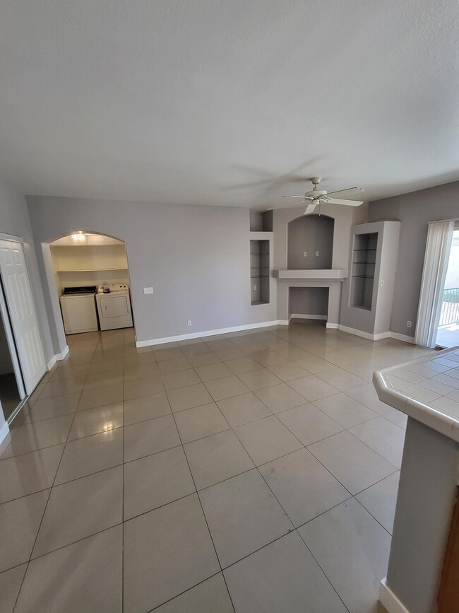 6201 E Lake Mead Blvd in Las Vegas, NV - Building Photo - Building Photo