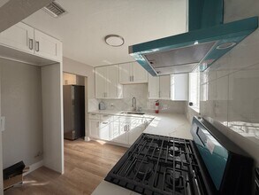 711 E Ave K4 in Lancaster, CA - Building Photo - Building Photo