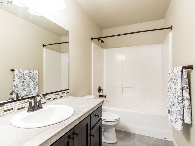 2308 NE 38th Ave in Camas, WA - Building Photo - Building Photo