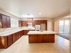 5537 N Gates Ave in Fresno, CA - Building Photo - Building Photo