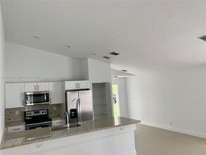 5711 Buchanan St in Hollywood, FL - Building Photo - Building Photo
