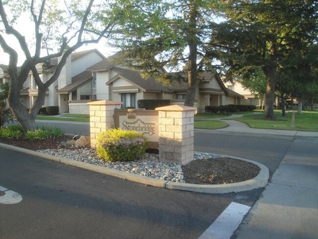 1203 Sandstone Ln in Santa Maria, CA - Building Photo - Building Photo