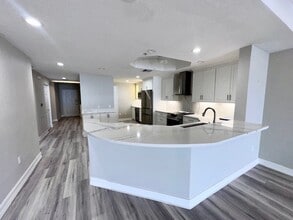 480 Sail Ln, Unit 703 in Merritt Island, FL - Foto de edificio - Building Photo