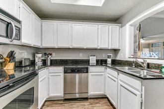 3530 Travis St in Dallas, TX - Building Photo - Building Photo
