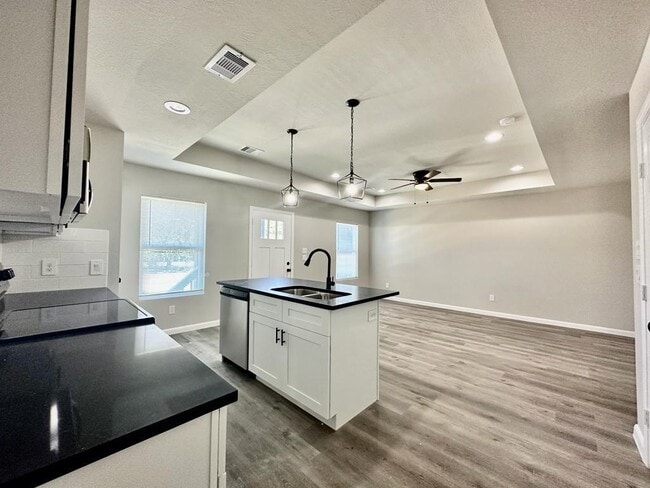 4302 Hirsch Rd-Unit -B in Houston, TX - Building Photo - Building Photo