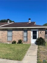 201 Versailles St in Victoria, TX - Building Photo