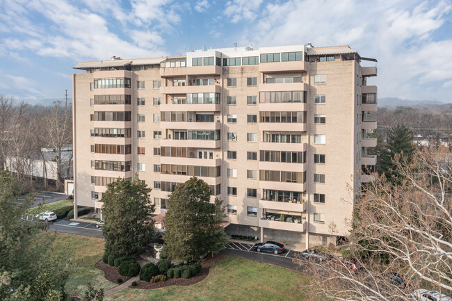 Belle Meade Tower in Nashville, TN - Building Photo - Building Photo