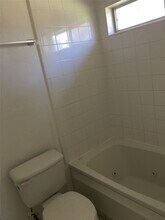 10802 Heatherford Dr in Houston, TX - Building Photo - Building Photo