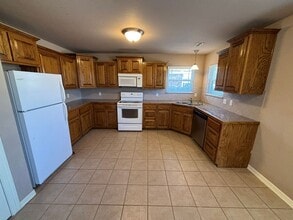 3576 W Clearwood Dr in Fayetteville, AR - Building Photo - Building Photo