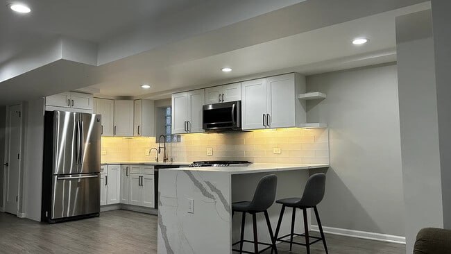 2629 W 35th St, Unit Basement