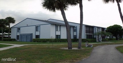 1002 Green Pine Blvd-Unit -Apt A1 in West Palm Beach, FL - Building Photo - Building Photo