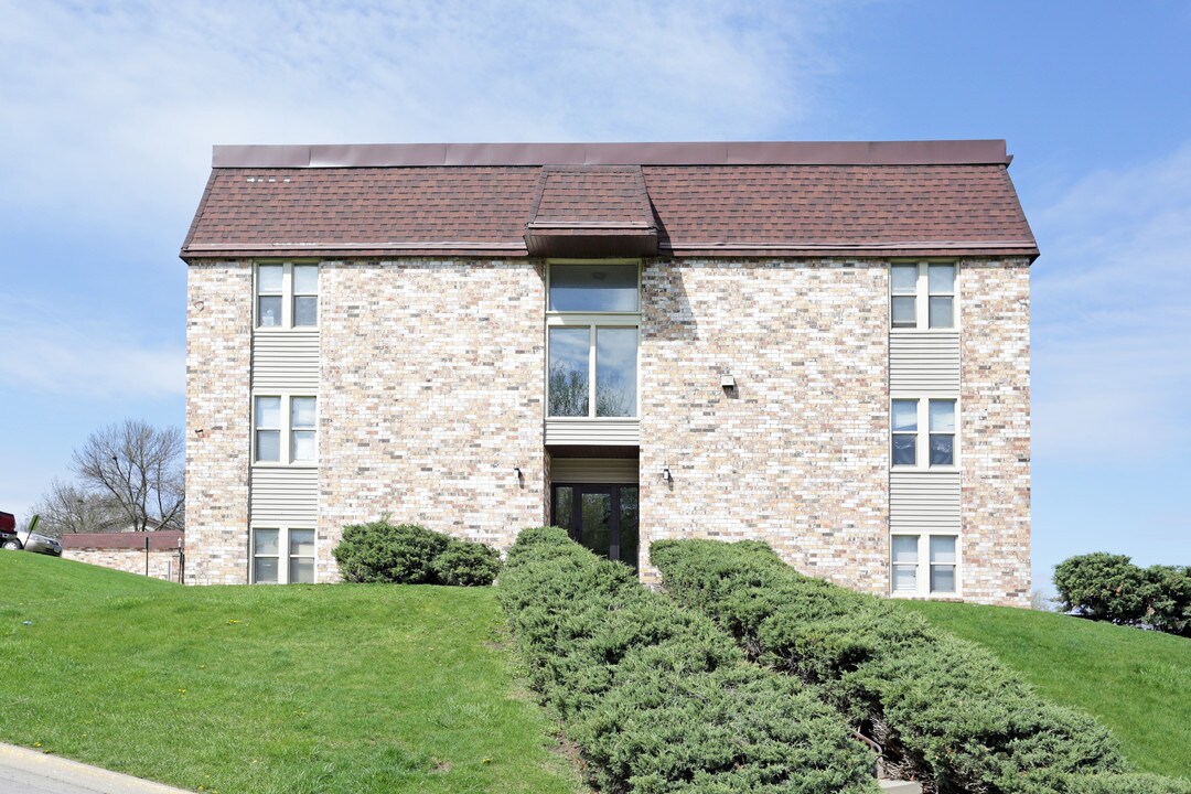 Oakview Terrace in Des Moines, IA - Foto de edificio