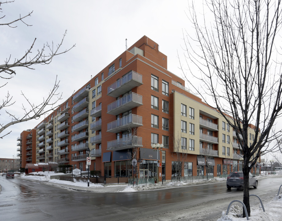 Les Jardins du Canal in Montréal, QC - Building Photo